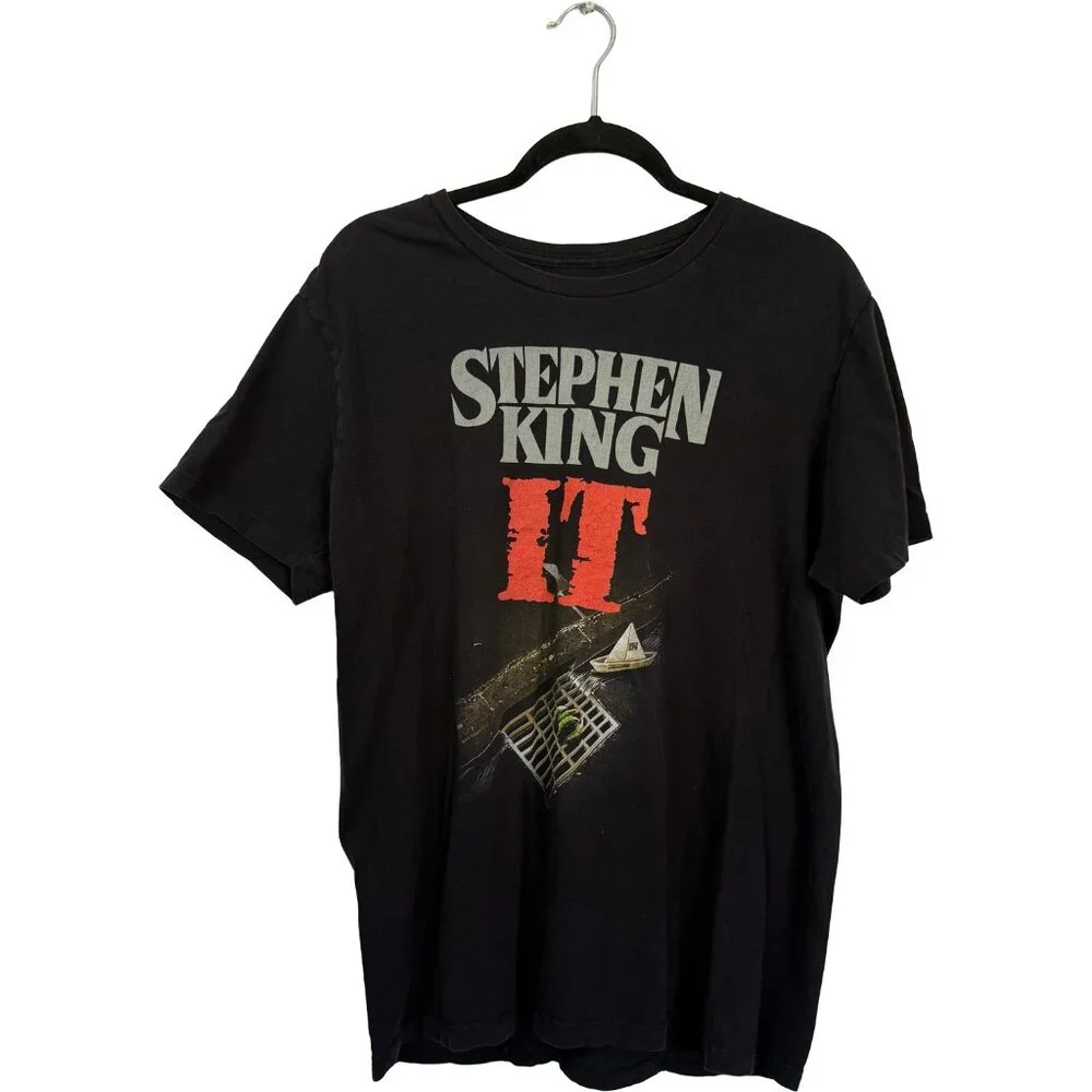 Out of Print Stephen King IT T-Shirt Black Pennywise Book Cover Large Horror - Picture 1 of 5